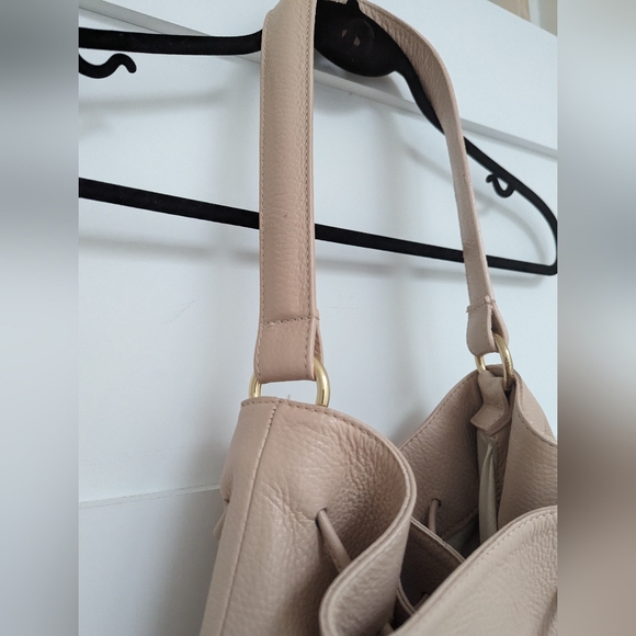 Alberta Di Canio Draw String Leather Bucket Shoulder Bag in Soft Pink/Nude Color - Picture 14 of 15